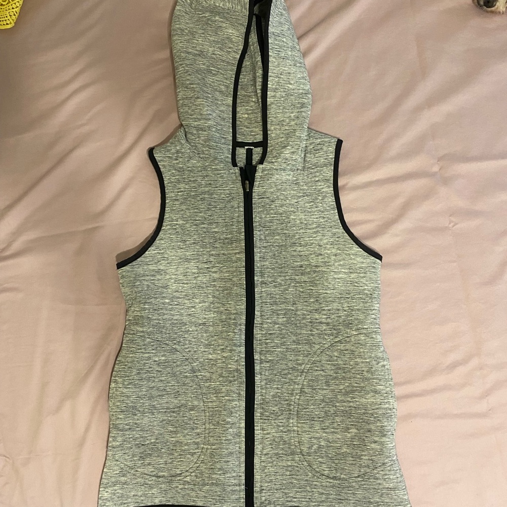 Women’s Lulu sleeveless hoodie